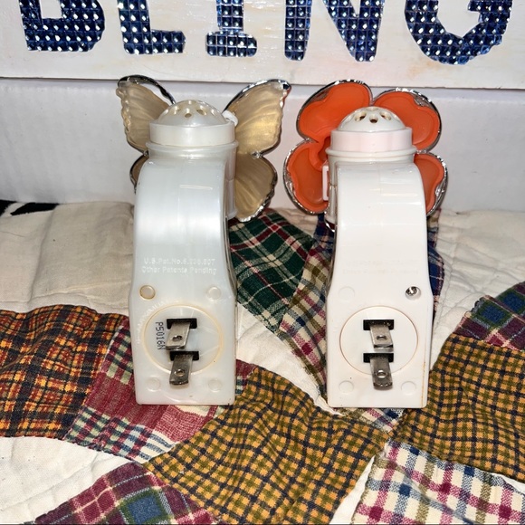 WALLFLOWERS 2 Designer wall plug n scent warmers BUTTERFLY FLOWER RETAIL $20 ea - Picture 8 of 9
